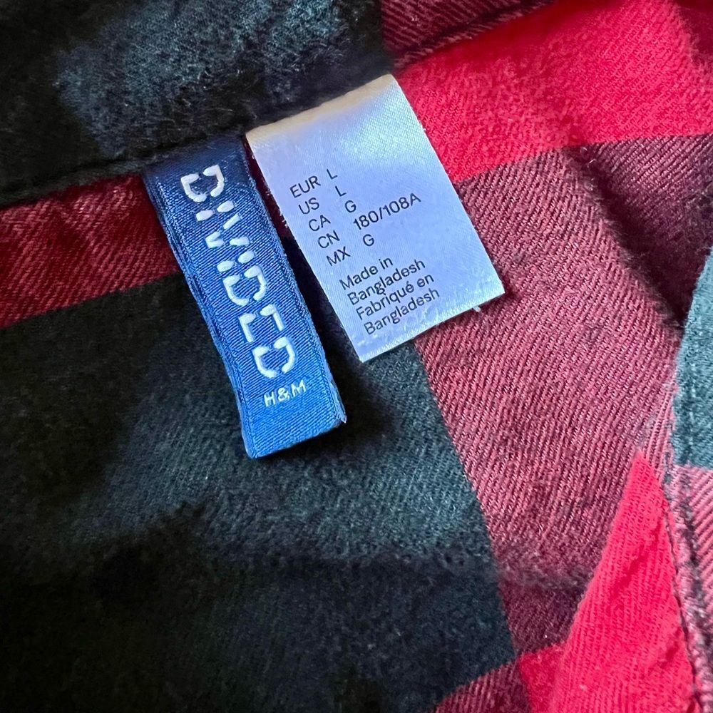 H&M Red and Black Buffalo Plaid Casual Button Down Shirt - Picture 6 of 12